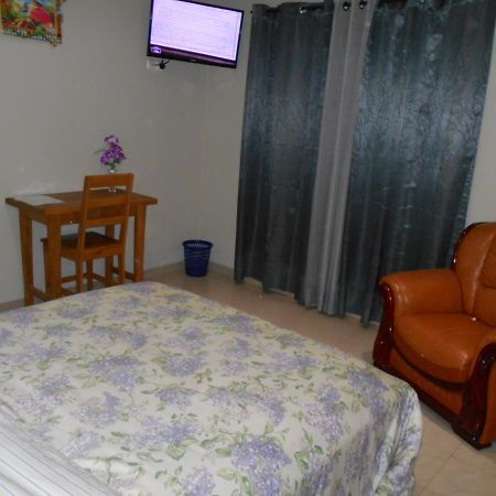 Agla Hotel Lome Exterior photo