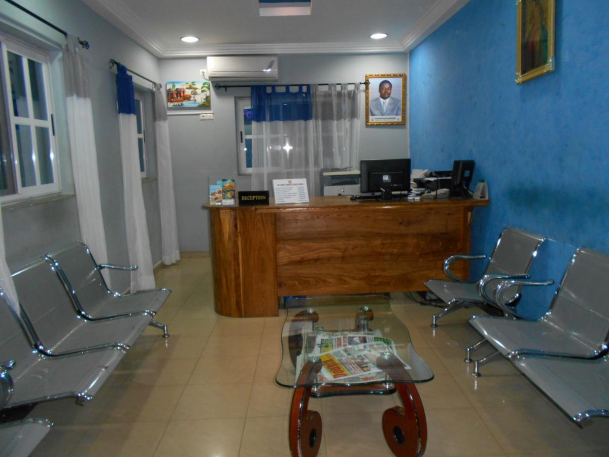 Agla Hotel Lome Exterior photo