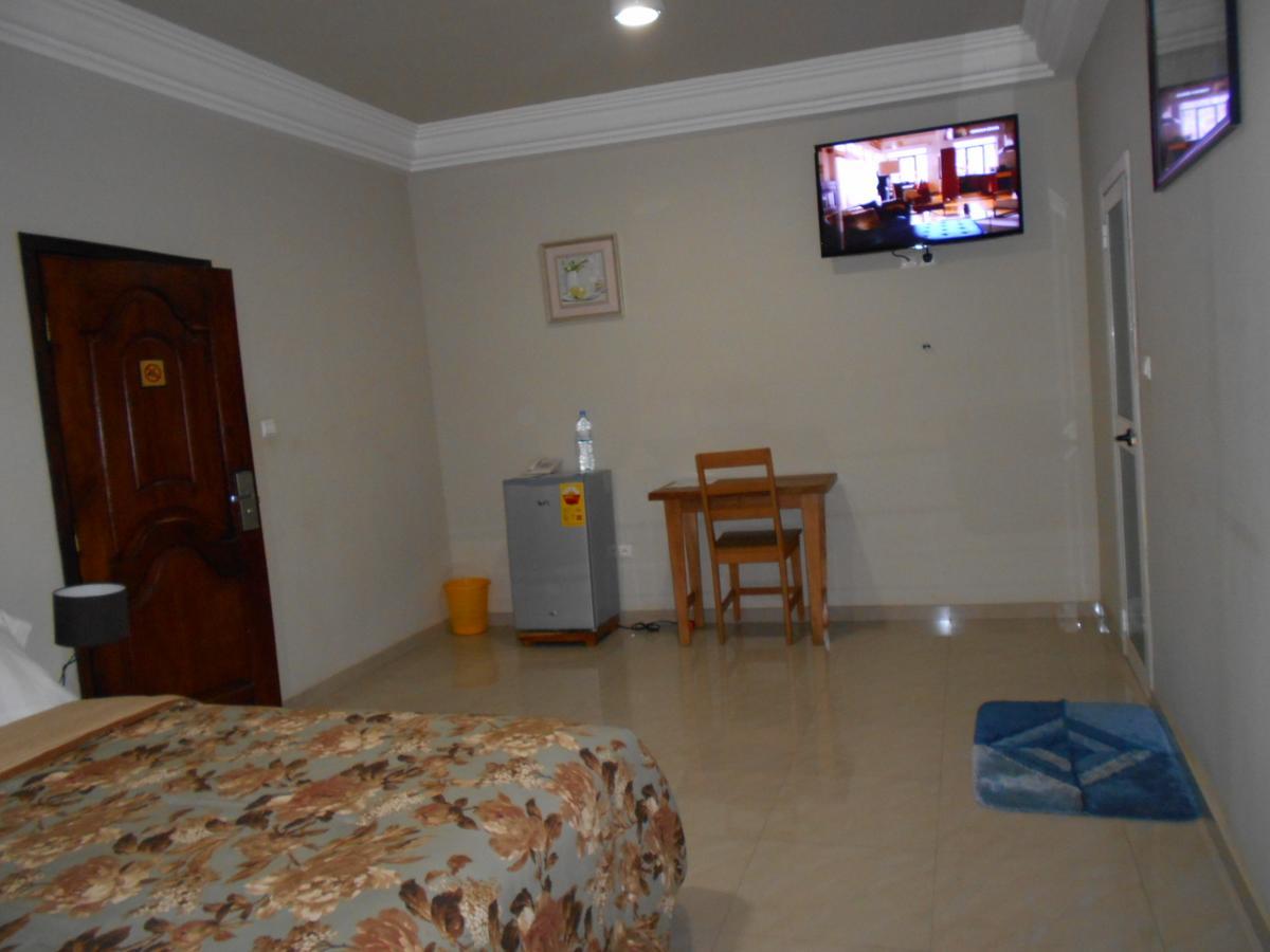 Agla Hotel Lome Exterior photo